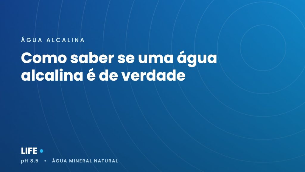 Como saber se uma água alcalina é de verdade: o checklist do rótulo